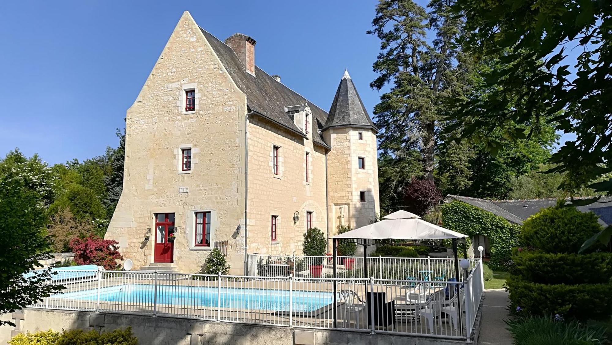 Manoir De L'Abbaye Bed & Breakfast Seuilly Exterior photo