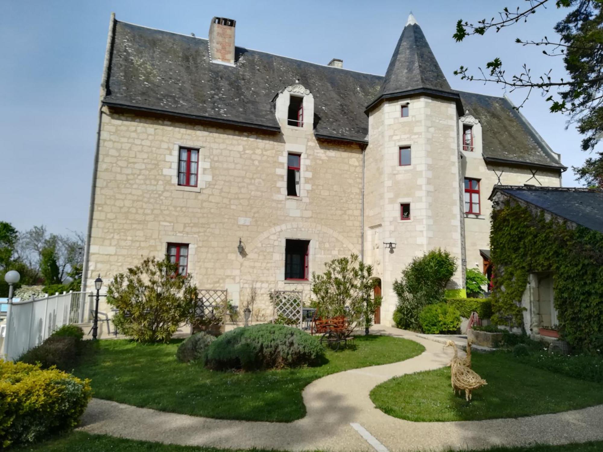 Manoir De L'Abbaye Bed & Breakfast Seuilly Exterior photo