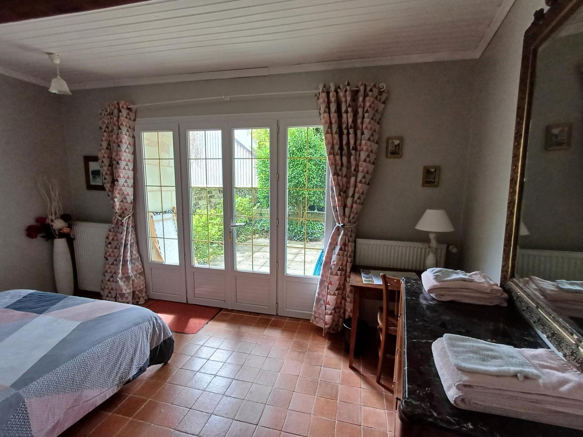 Manoir De L'Abbaye Bed & Breakfast Seuilly Exterior photo
