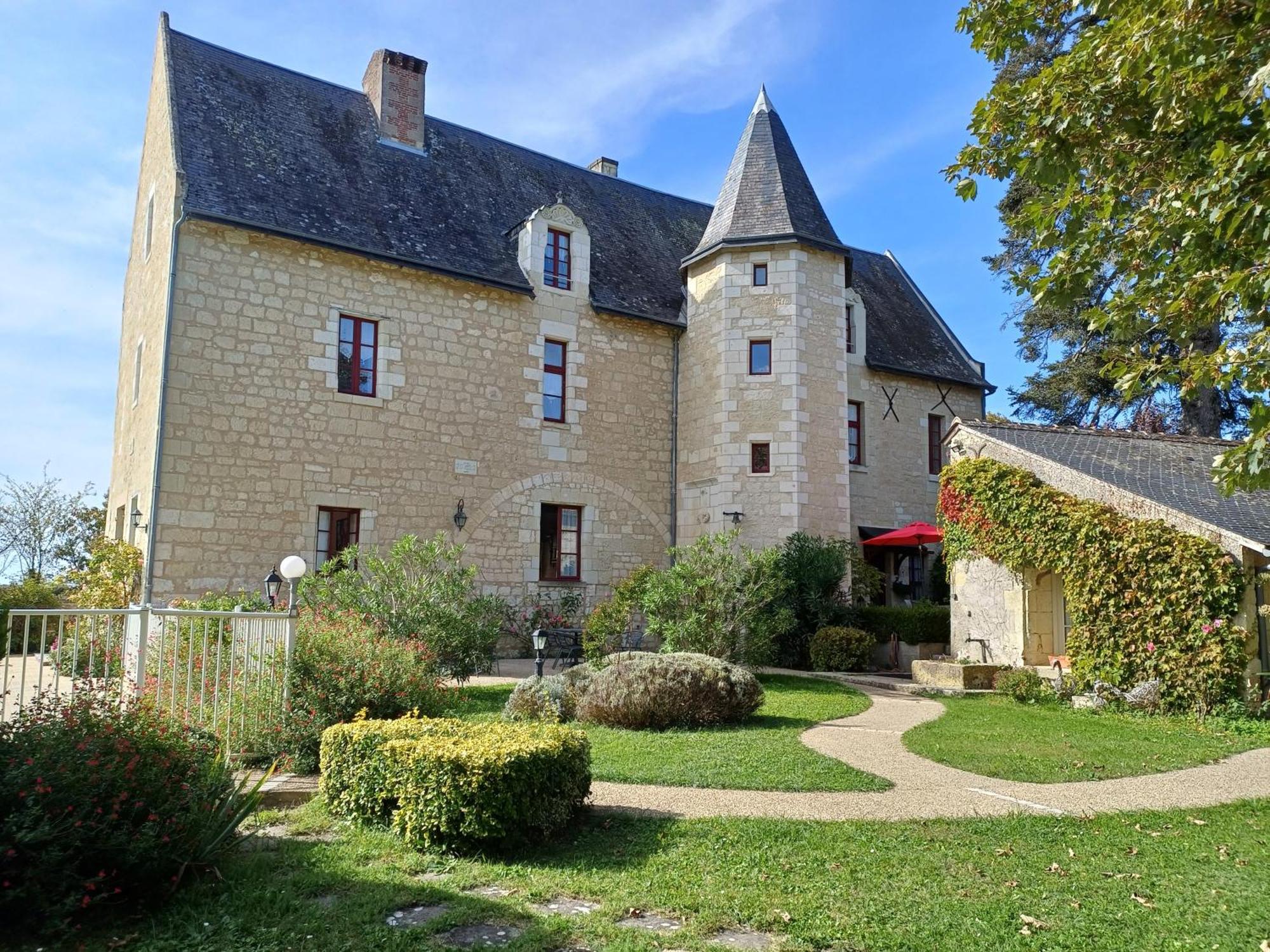 Manoir De L'Abbaye Bed & Breakfast Seuilly Exterior photo