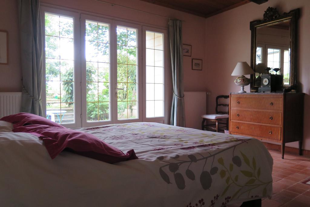 Manoir De L'Abbaye Bed & Breakfast Seuilly Exterior photo