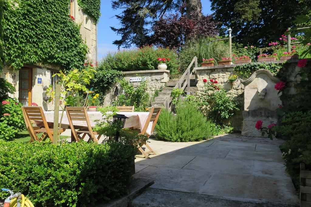 Manoir De L'Abbaye Bed & Breakfast Seuilly Exterior photo