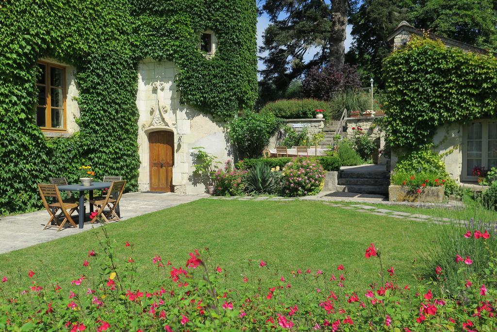 Manoir De L'Abbaye Bed & Breakfast Seuilly Exterior photo
